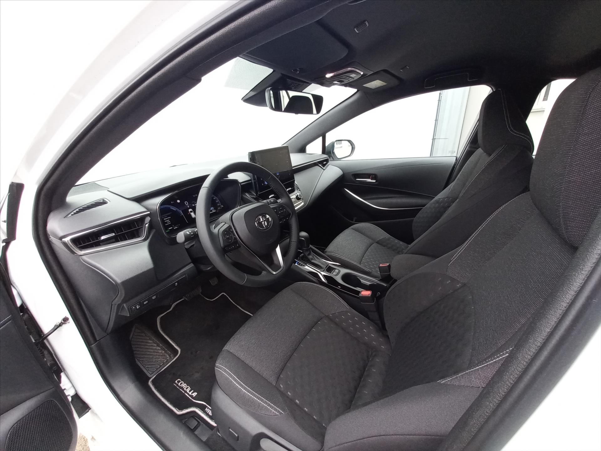 toyota-corolla-1-8-hybrid-e-cvt-140k-ts-comfort-tech - 8