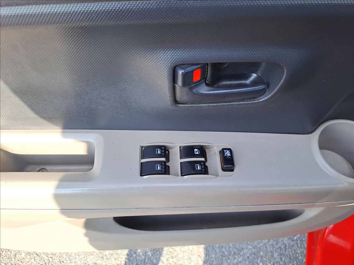 daihatsu-sirion-1-0-i - 9