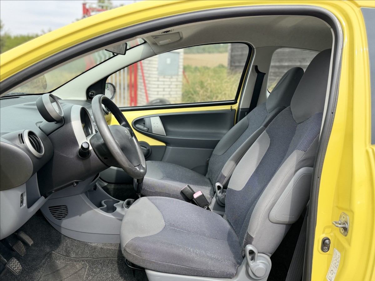 peugeot-107-1-0-i-77tkm-klima-servo - 8