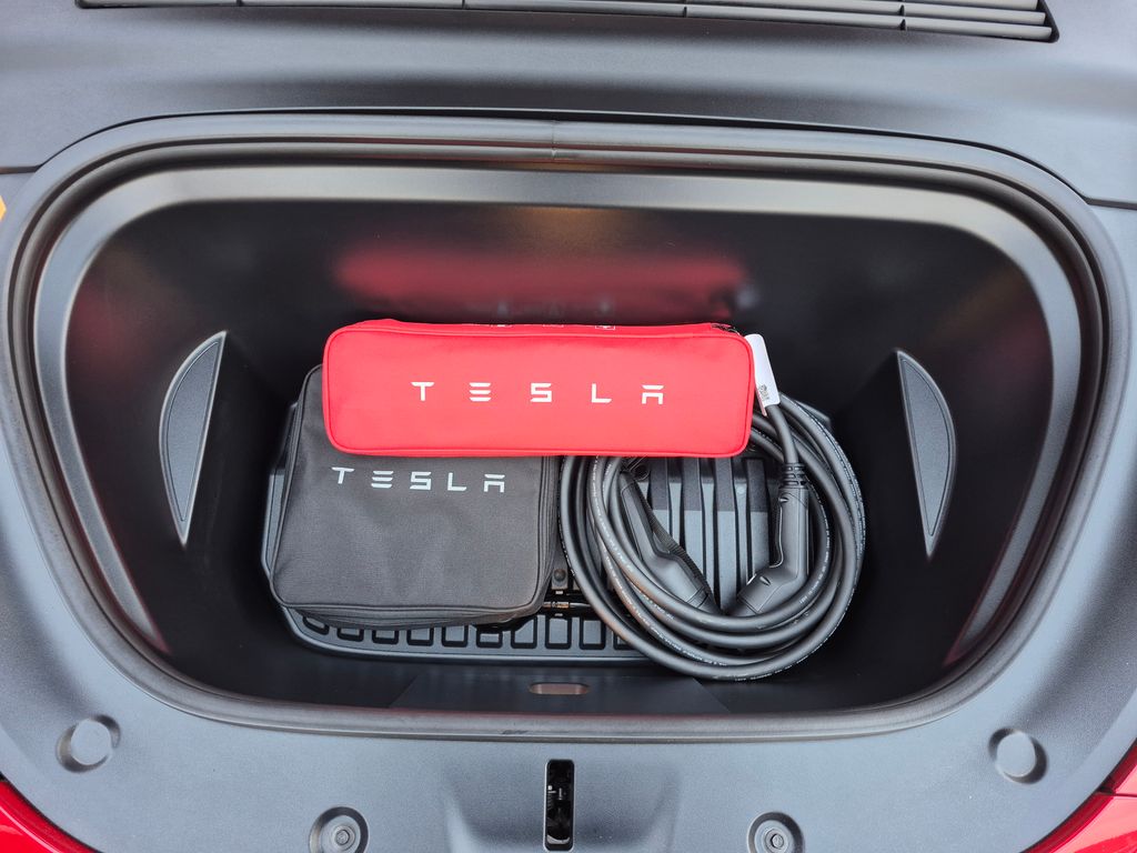 tesla-model-y-dual-motor-378-kw-soh-93-9-odpocet-dph - 8