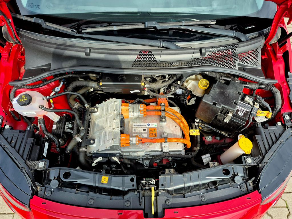 fiat-500e-42kkwh-87kw-red-odpocet-dph-soh-95-7-rezervac - 8