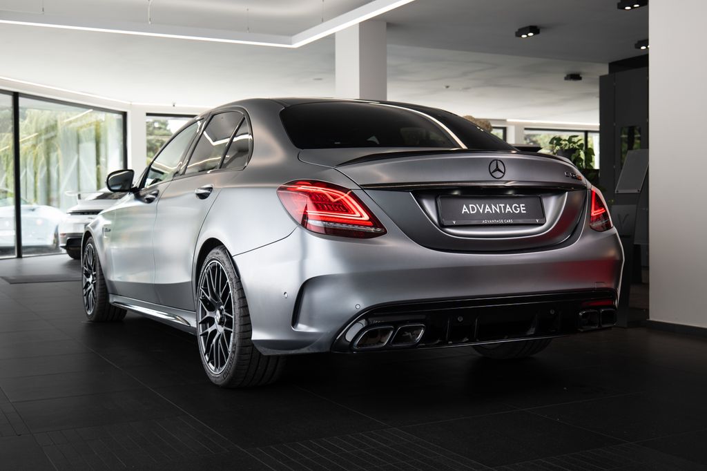 mercedes-benz-tridy-c-c63-s-amg-burmester-360-pano - 3