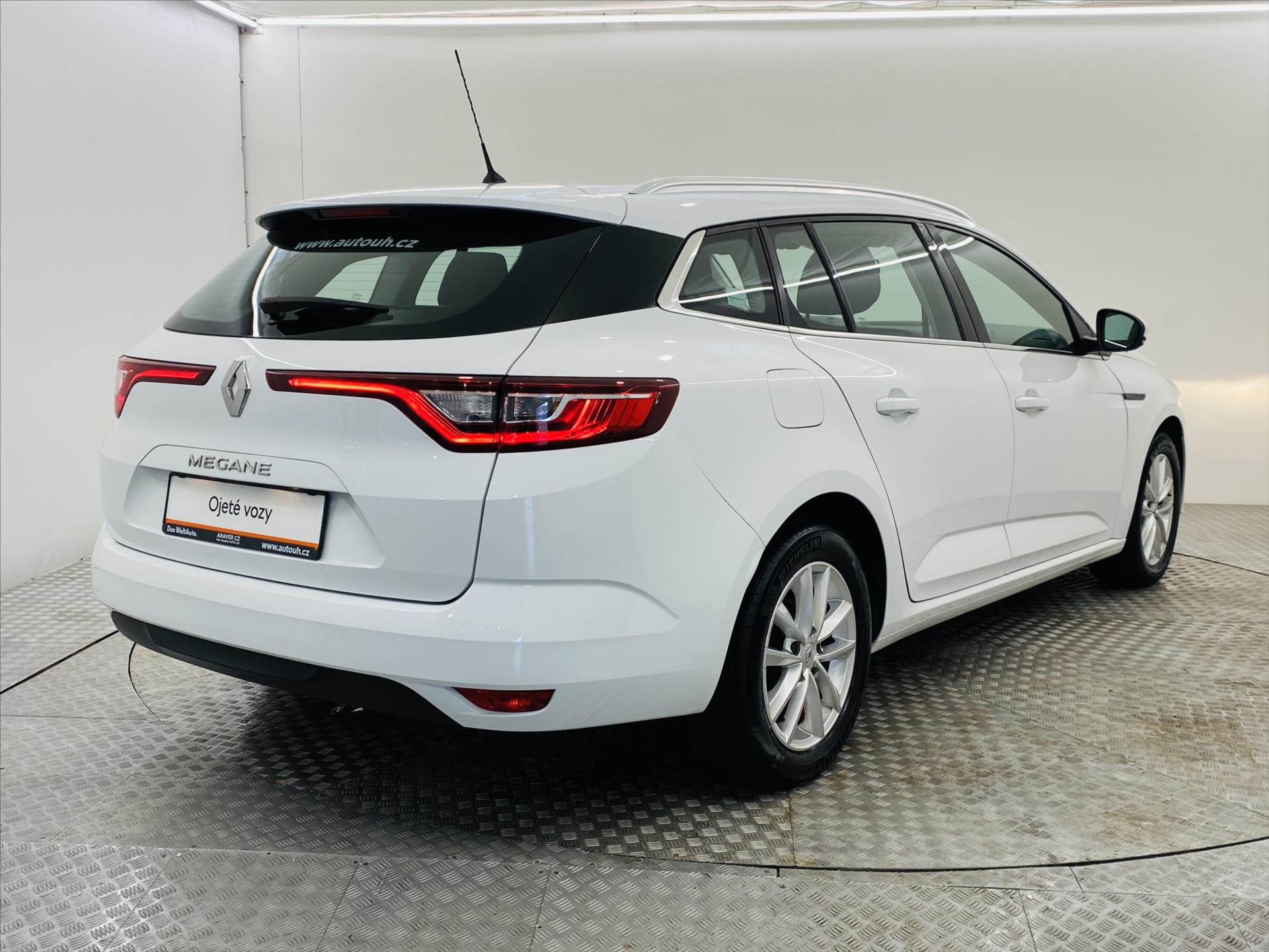 renault-megane-1-3-i-75kw-po-servise - 1