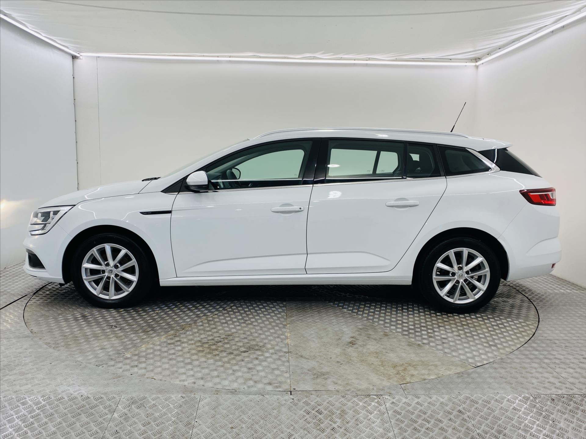 renault-megane-1-3-i-75kw-po-servise - 2