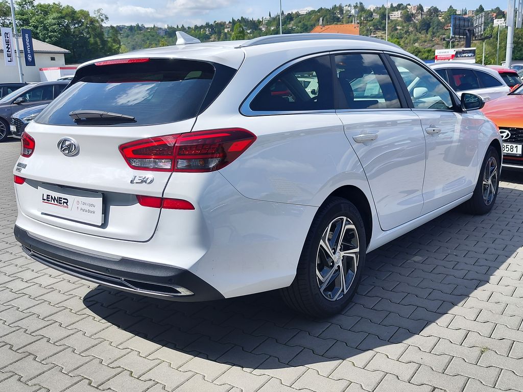 hyundai-i30-1-0-t-gdi-88kw-smart-navi-dct - 4
