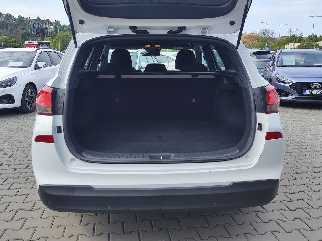 hyundai-i30-1-4-t-gdi-103kw-trikolor-kom - 8