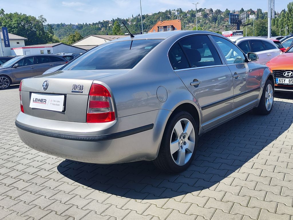 skoda-superb-2-0-tdi-103kw-comfort - 4