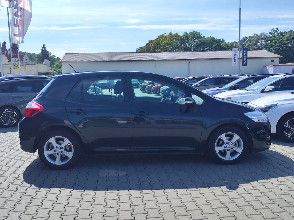 toyota-auris-1-6-valvematic-97kw-terra-cool - 3