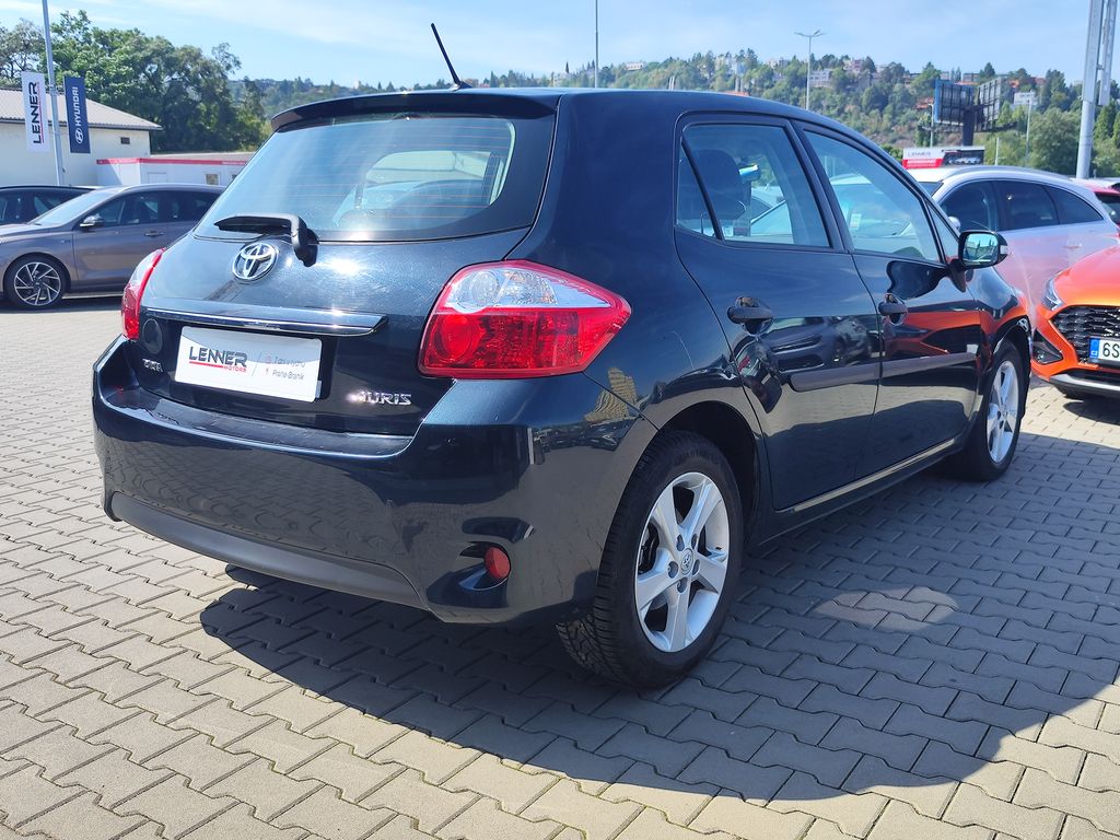 toyota-auris-1-6-valvematic-97kw-terra-cool - 4