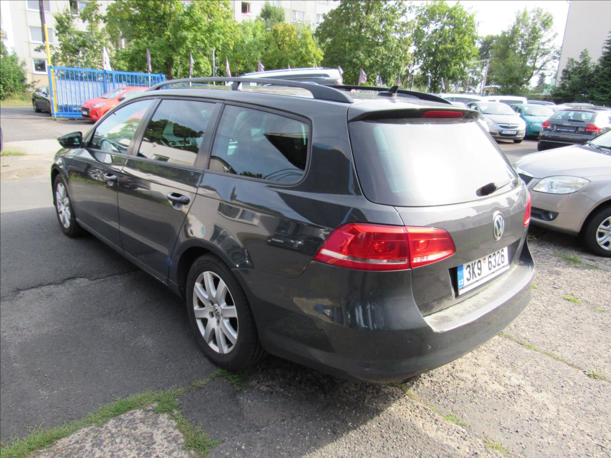 volkswagen-passat-1-6-tdi-77kw-variant - 3