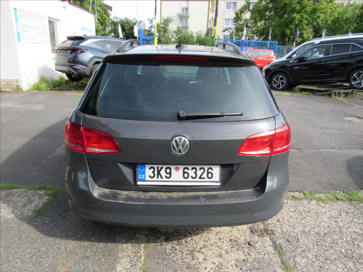 volkswagen-passat-1-6-tdi-77kw-variant - 4