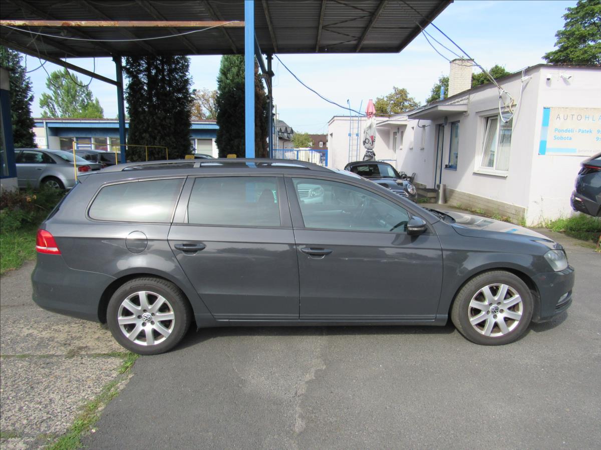 volkswagen-passat-1-6-tdi-77kw-variant - 7