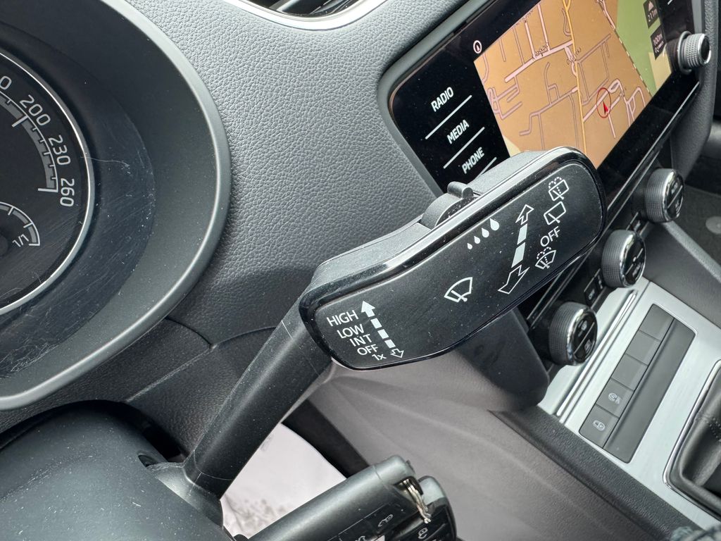 skoda-octavia-combi-1-4-tsi-ambition-zadano - 9