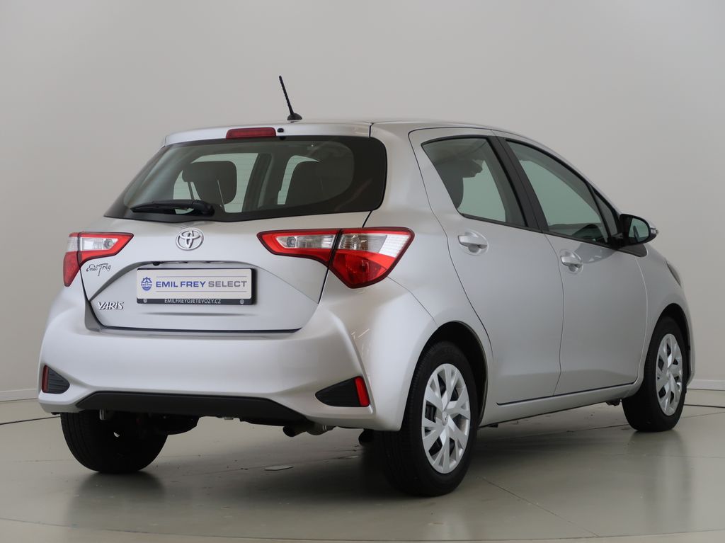 toyota-yaris-1-5-vvt-i-82kw-automat-cz-1maj - 4