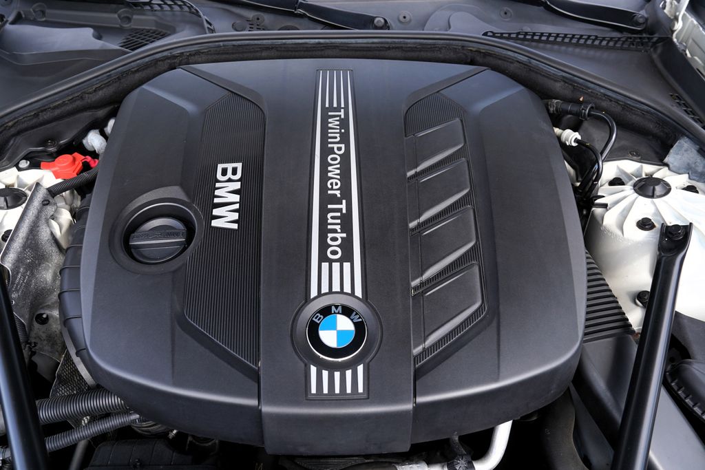 bmw-rada-5-bmw-520d-xdrive-185-ps-kuze-at - 9