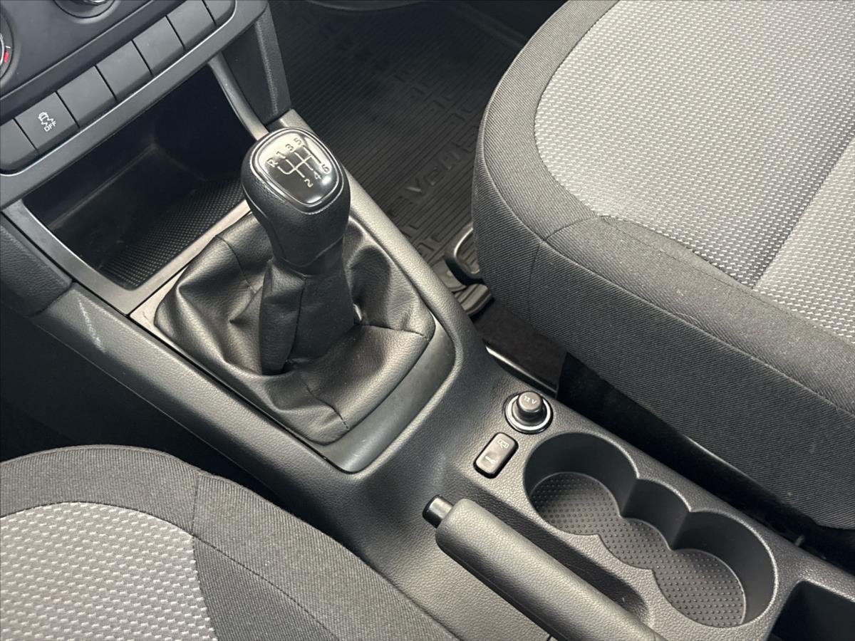skoda-yeti-1-2-tsi-active - 8