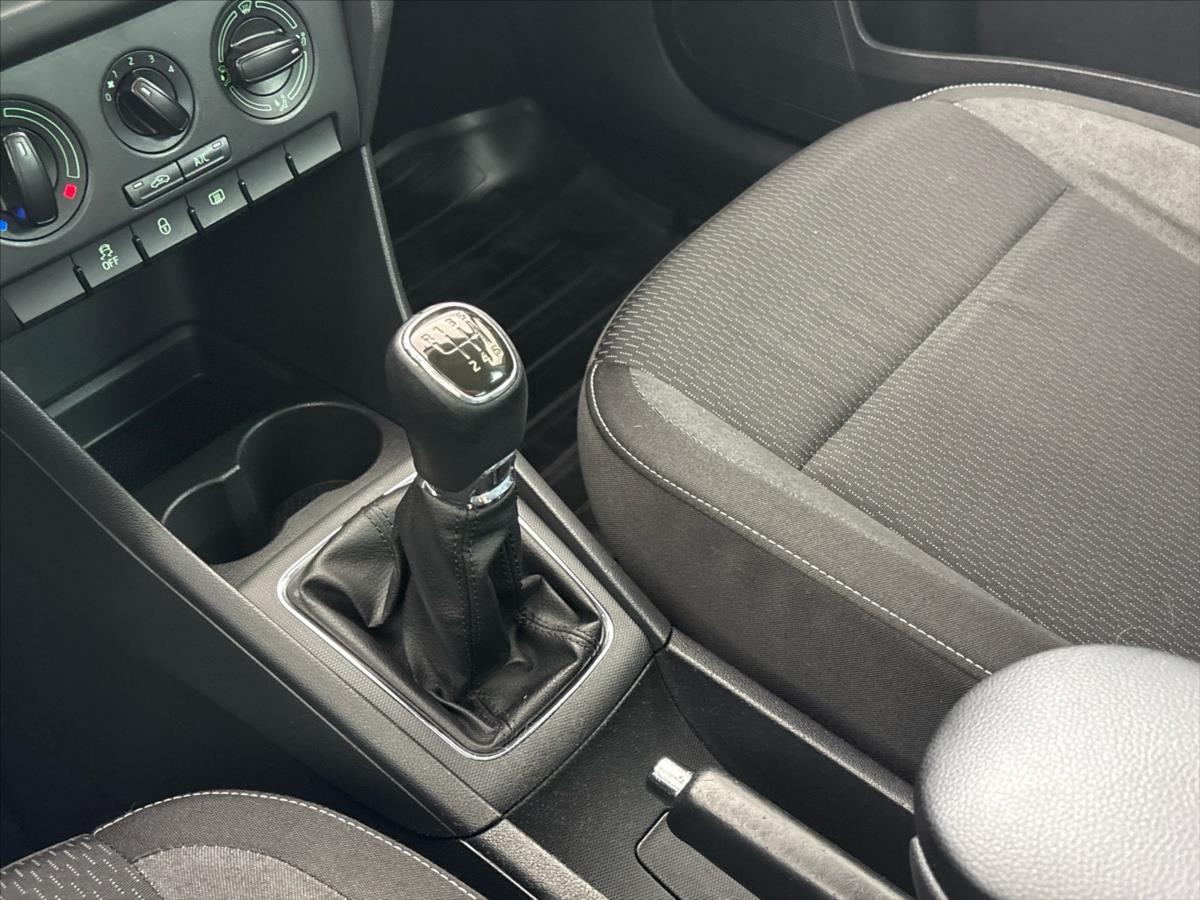 skoda-rapid-1-2-tsi-ambition-plus - 9