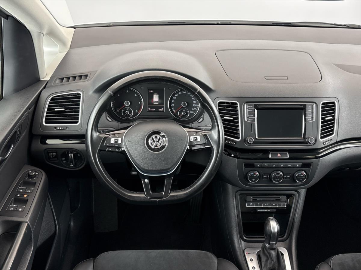 volkswagen-sharan-2-0-tdi-highline-7dsg-4motion - 4