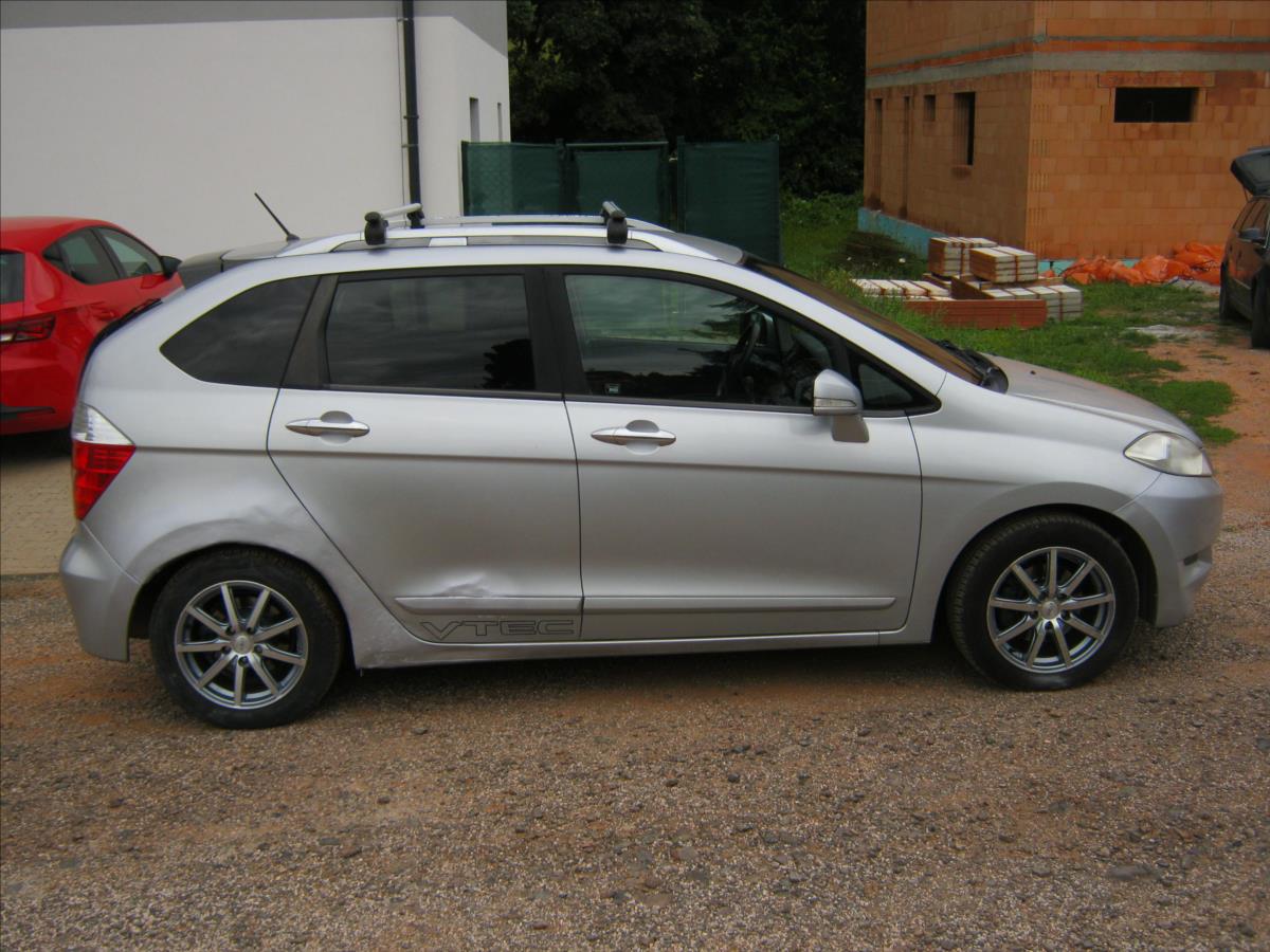 honda-fr-v-1-7 - 6