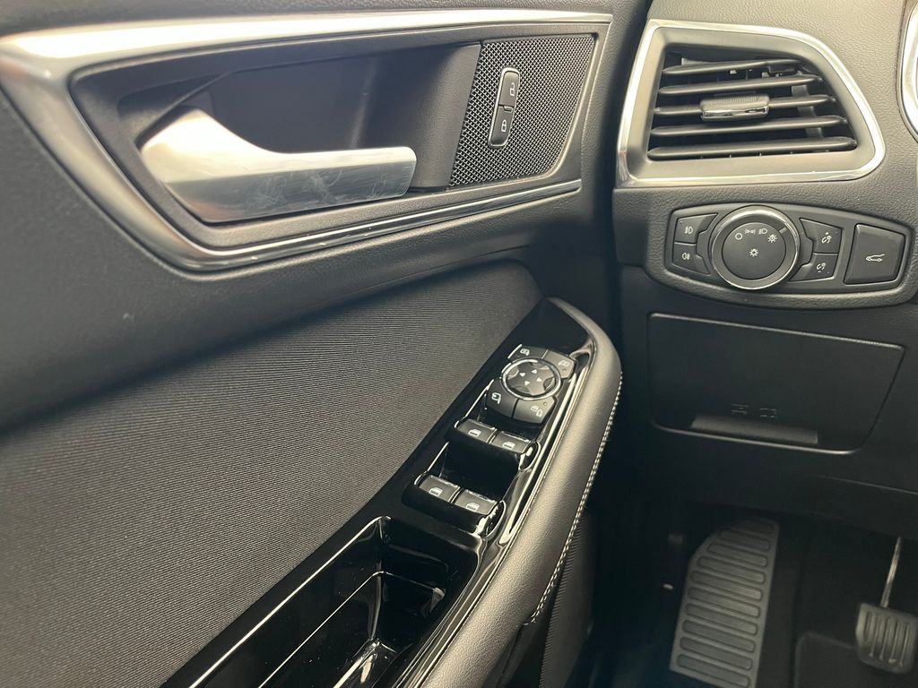 ford-galaxy-2-0-eb-titanium-manual-nez-topeni - 9
