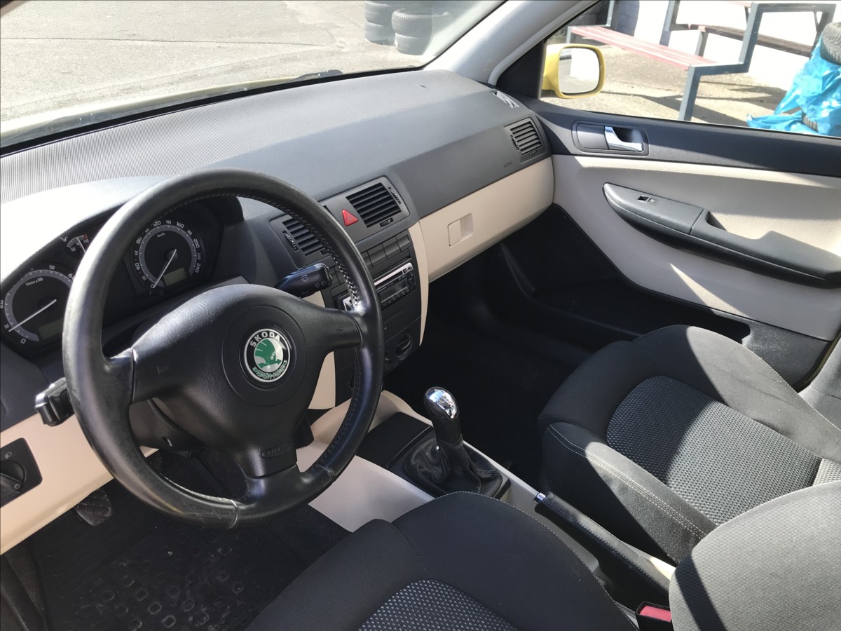 skoda-fabia-2-0-i-kw-combi-sport - 6