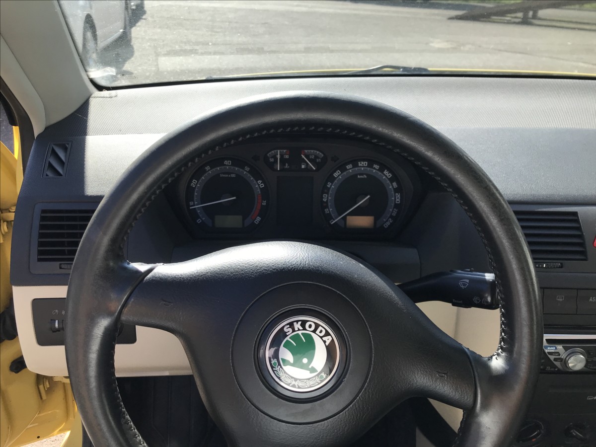 skoda-fabia-2-0-i-kw-combi-sport - 8