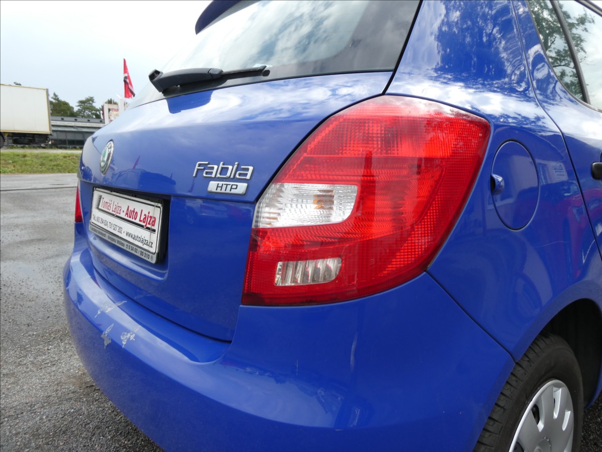 skoda-fabia-1-2-htp-1-majitel-klimatizace - 8