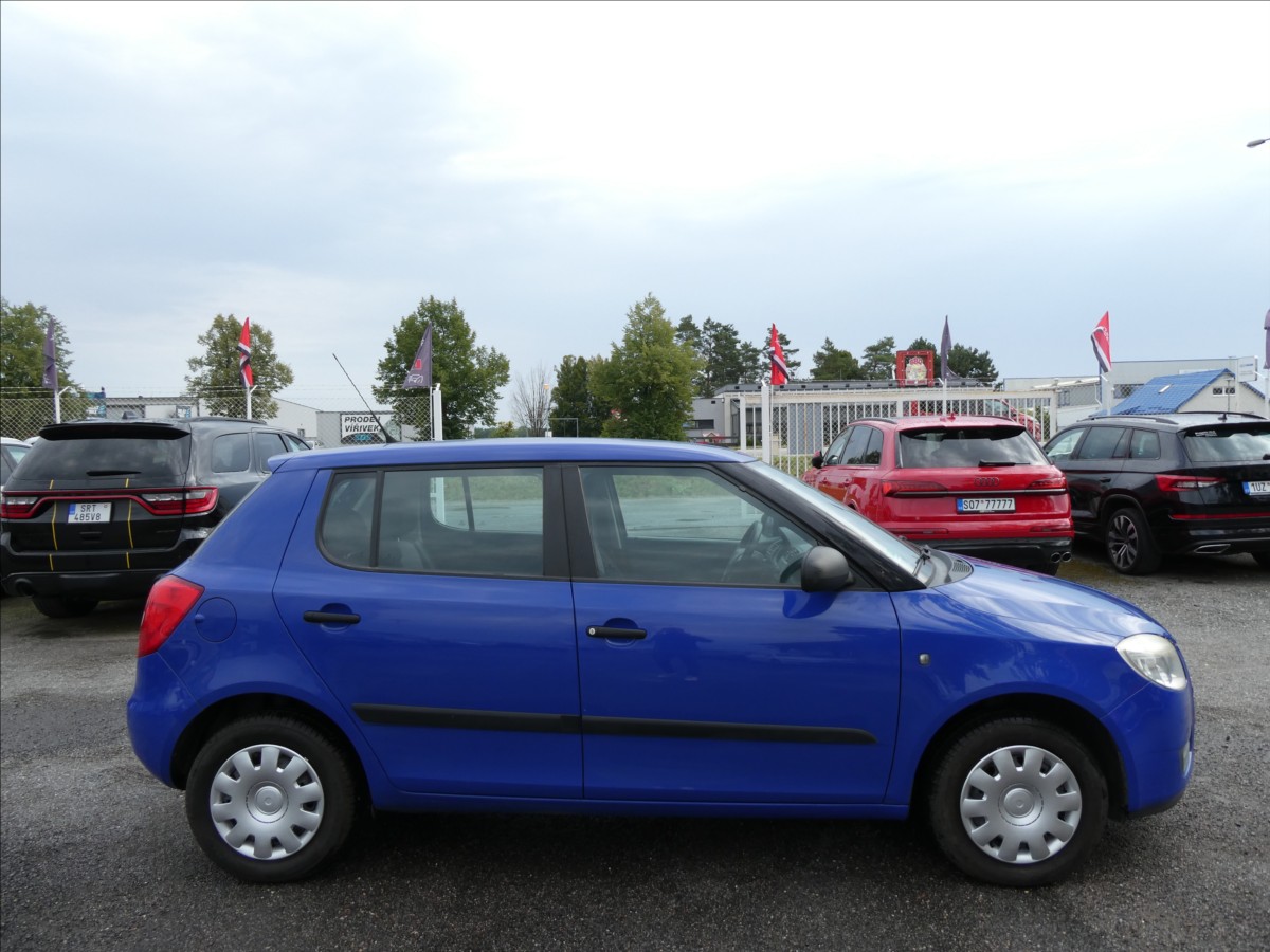 skoda-fabia-1-2-htp-1-majitel-klimatizace - 9