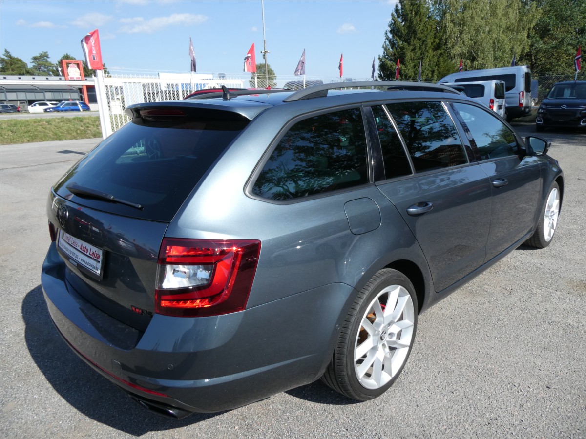 skoda-octavia-2-0-tdi-135kw-rs-dsg-serviska - 8