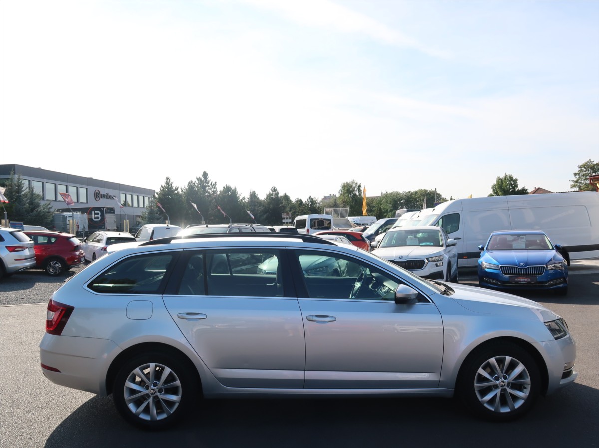 skoda-octavia-1-6-tdi-85kw-style-cr-serv-kn - 4