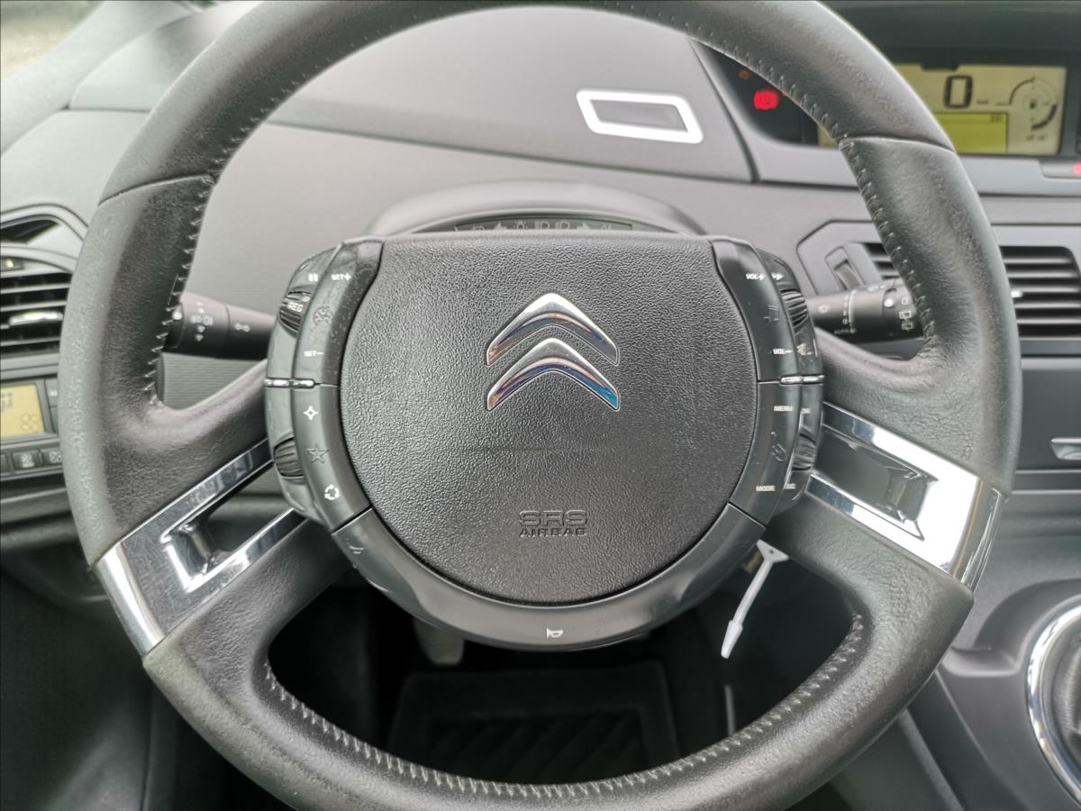 citroen-c4-picasso-1-6-red - 3
