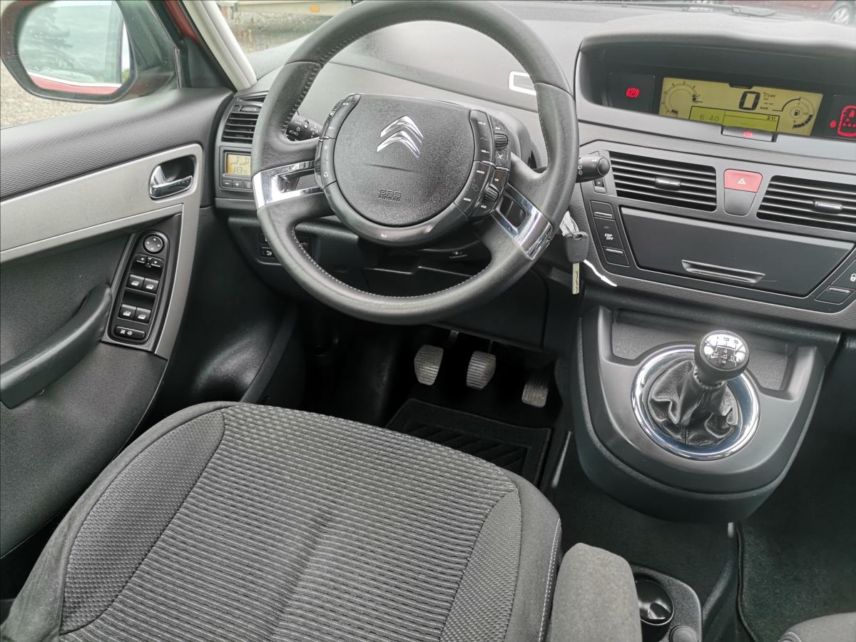 citroen-c4-picasso-1-6-red - 6