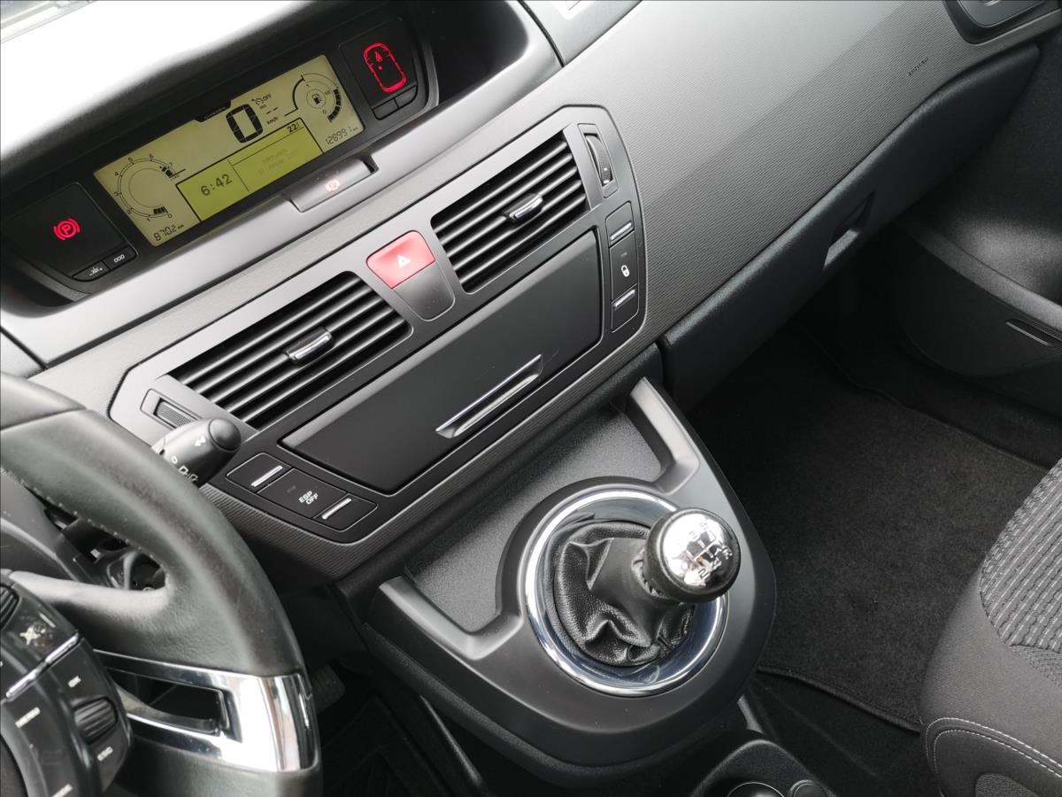 citroen-c4-picasso-1-6-red - 7