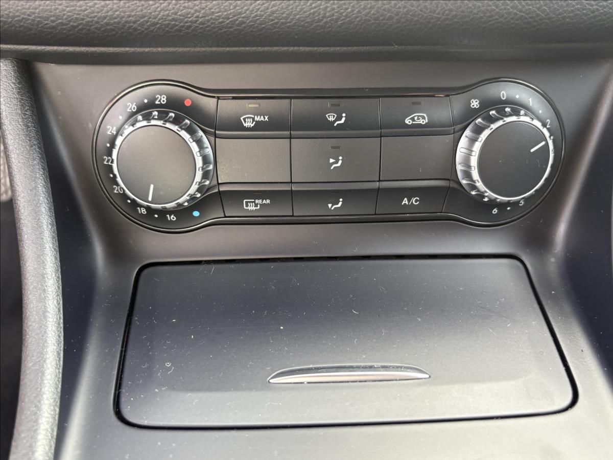 mercedes-benz-cla-2-2-220d-130kw-bi-xen-kamera - 9
