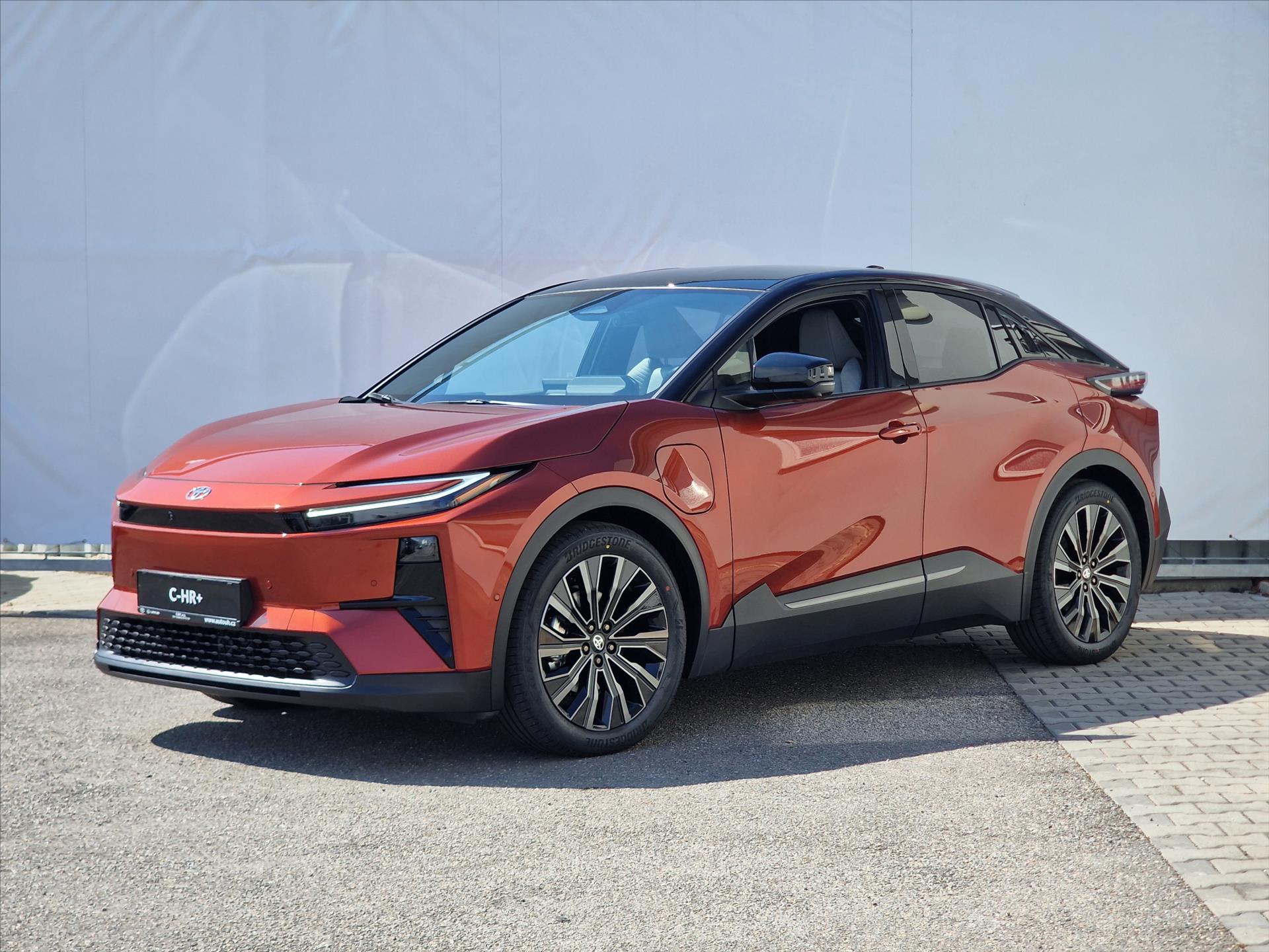 Toyota C-HR BEV 77 kWh, i-AWD  343k  + Executive-světlý interiér