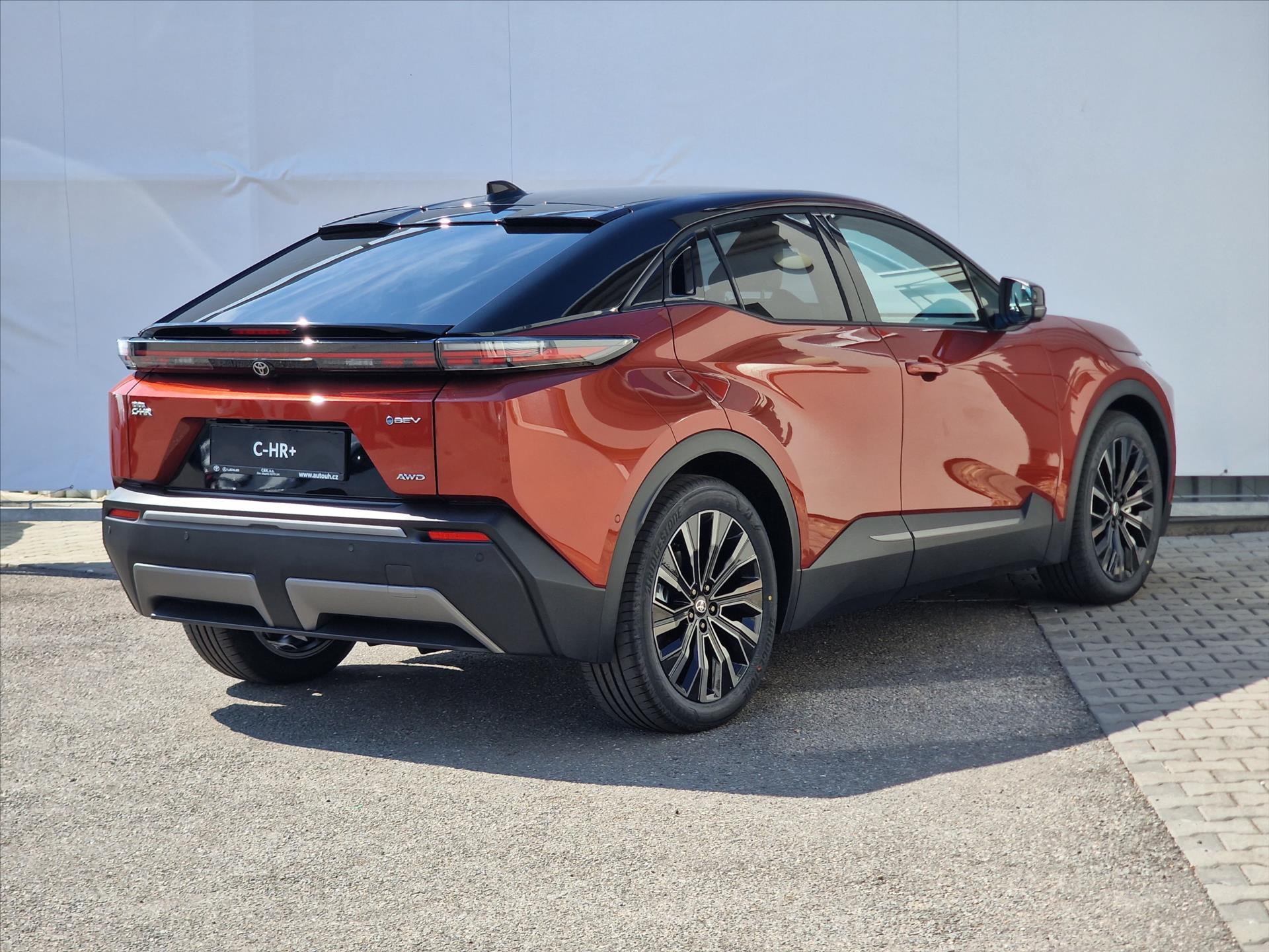 toyota-c-hr-bev-77-kwh-i-awd-343k-executive-svetly-interier - 2