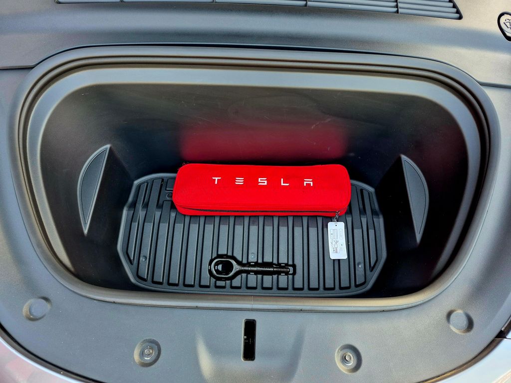 tesla-model-y-l-r-d-m-378kw-berlin-dph-soh-92-5-quicksilv - 8