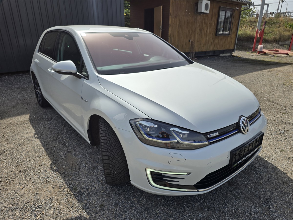 volkswagen-golf-e-100kw-led-virtual - 2