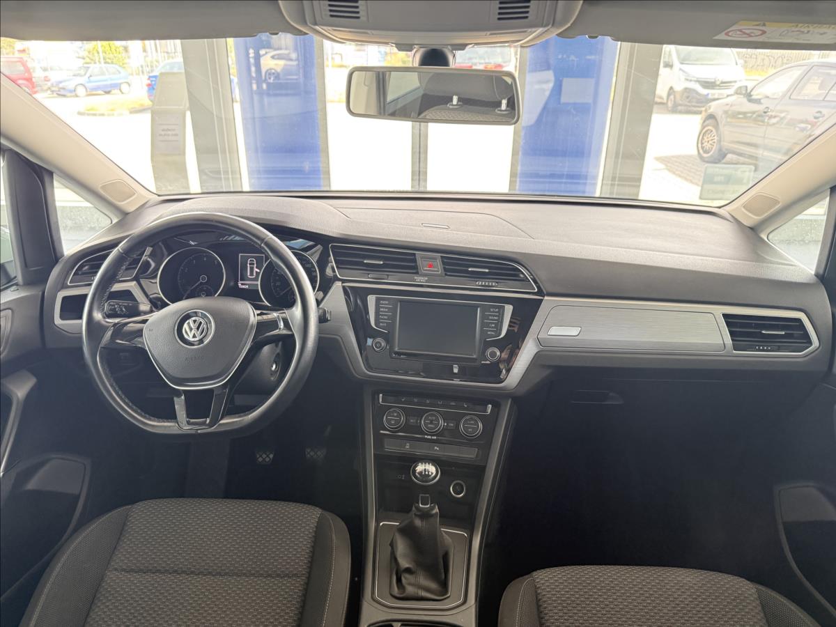 volkswagen-touran-1-2-tsi-comfortline-serviska - 8