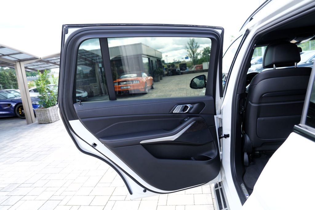 bmw-x7-40d-xdrive-mpaket-at9-22-340ps - 9