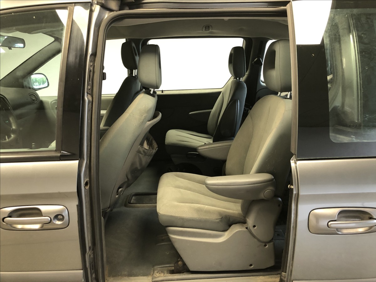 chrysler-voyager-2-8-crdi - 9
