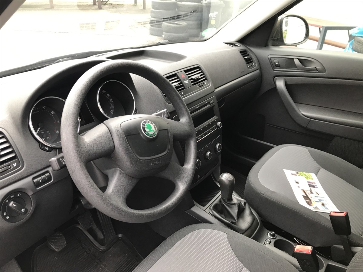skoda-yeti-1-2-tsi-77kw-mt-4x2 - 8