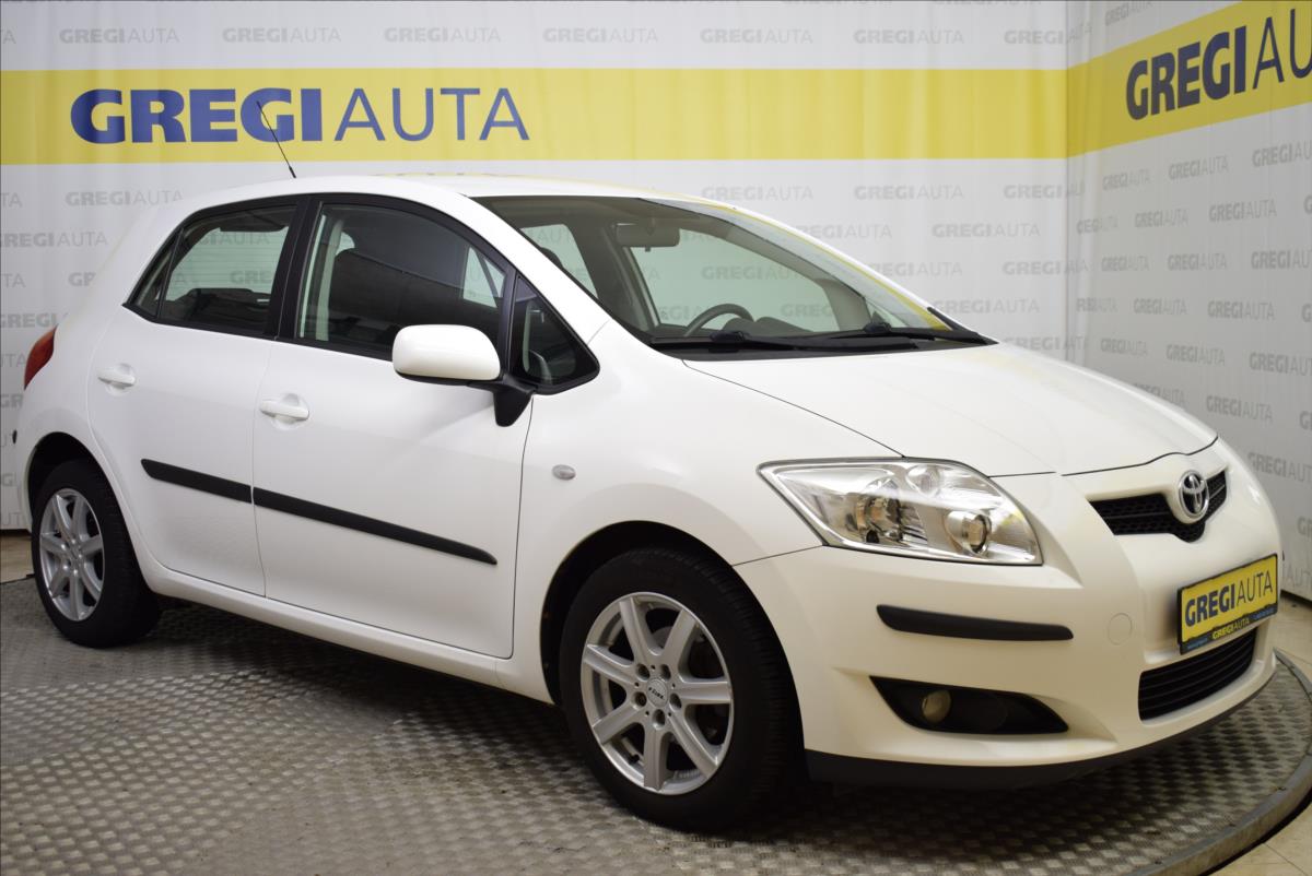 toyota-auris-1-6-vvt-i-po-stk-super-stav - 1