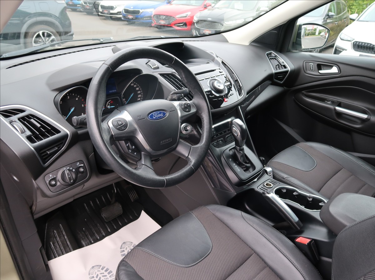ford-kuga-2-0-tdci-120kw-titanium-panorama - 8