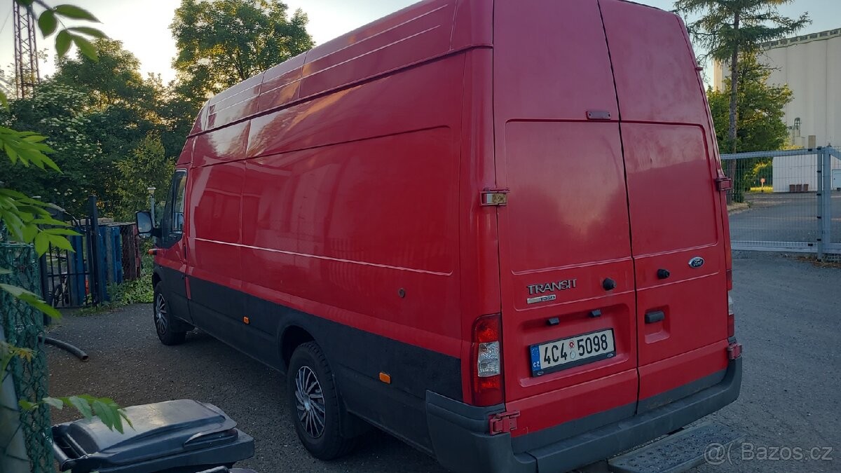 ford-transit-2-4-diesel-zadni-nahon-rv-2008 - 3