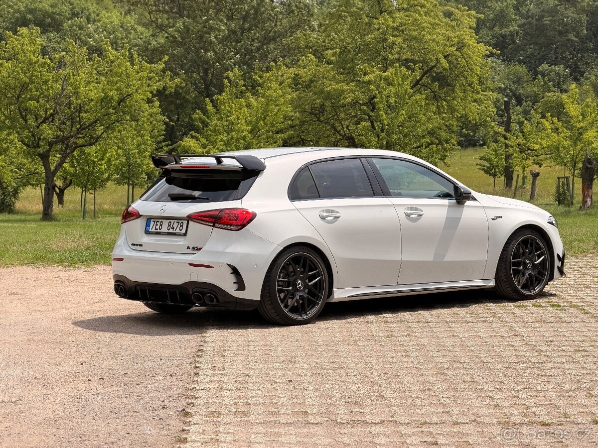 mercedes-benz-tridy-a-2-0-s-amg-4matic-pano - 2