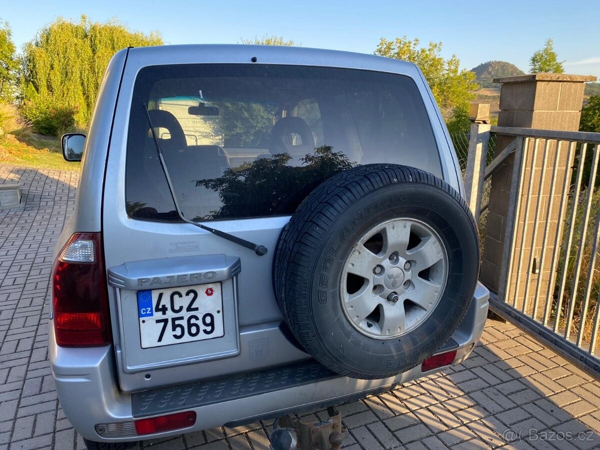mitsubishi-pajero-3-2-di-d-aut-rv2003-4x4-stk-8-28 - 1