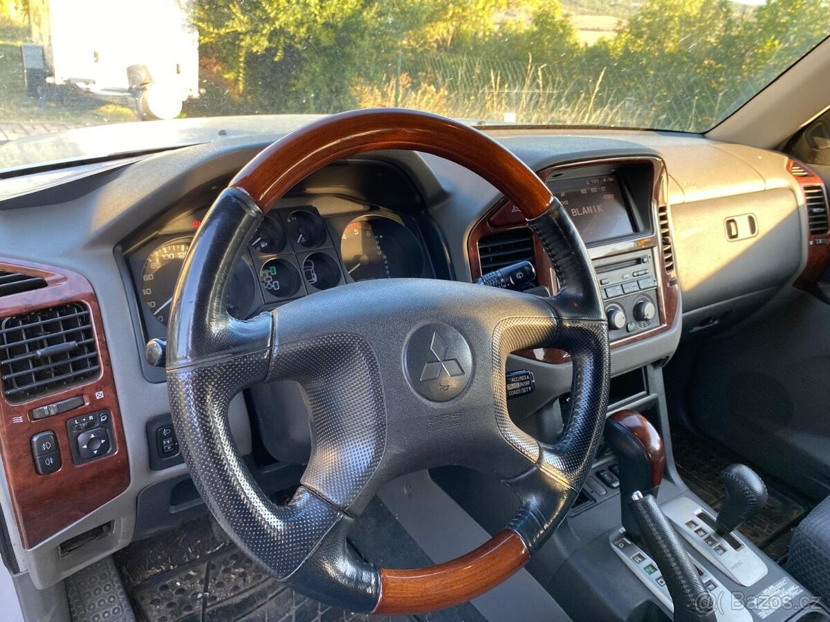 mitsubishi-pajero-3-2-di-d-aut-rv2003-4x4-stk-8-28 - 4