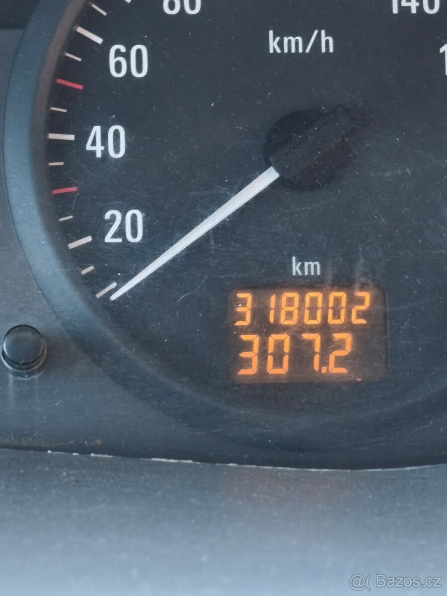 opel-vivaro-1-9-obytne-auto - 4