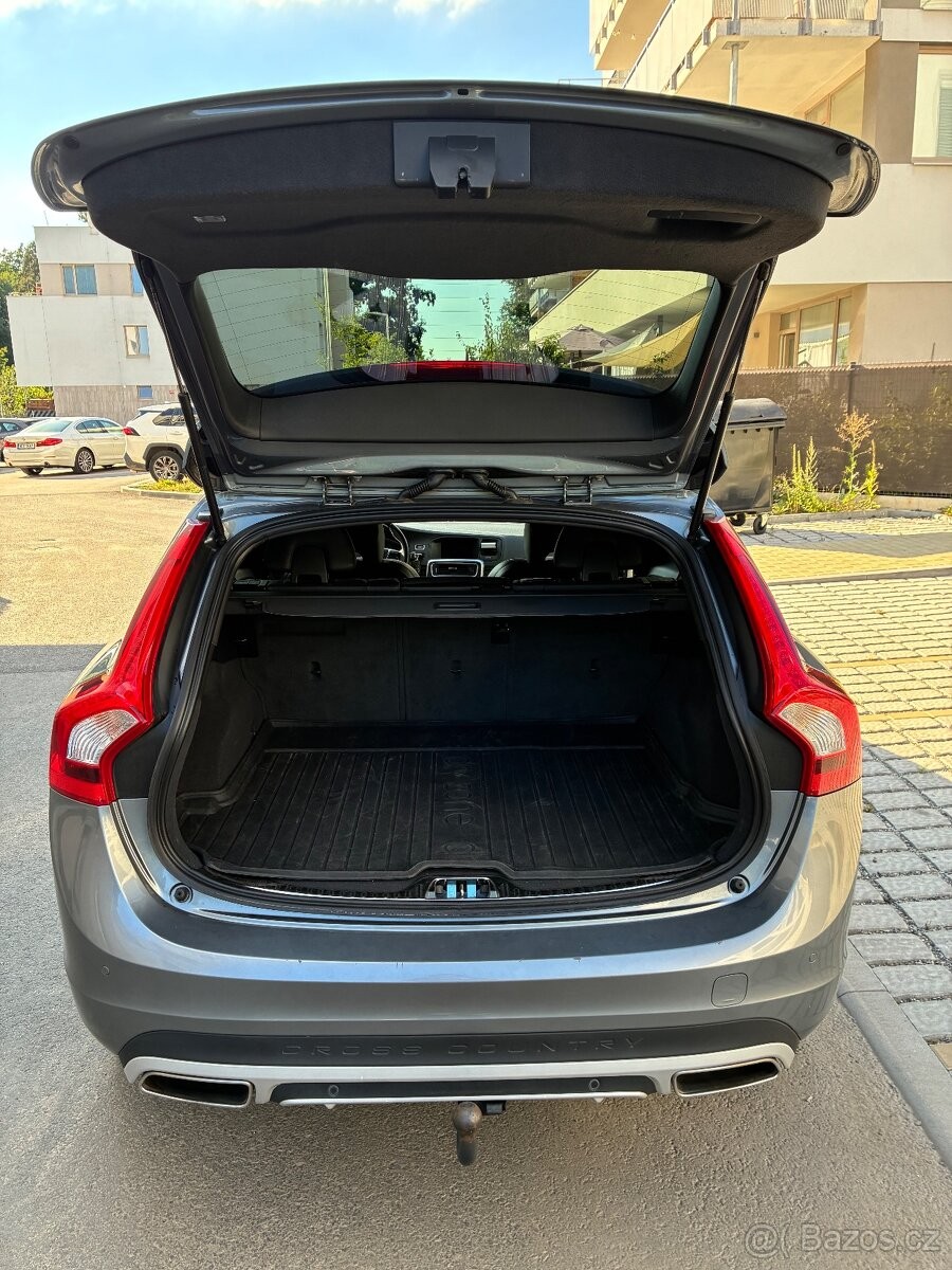 volvo-v60-cross-country-d4-awd-140kw - 3